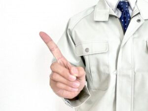 作業着姿の職人のワンポイント