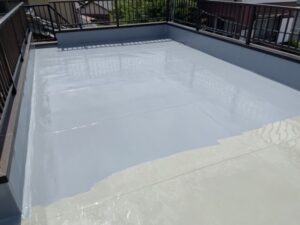 屋上ベランダ防水の施工途中様子