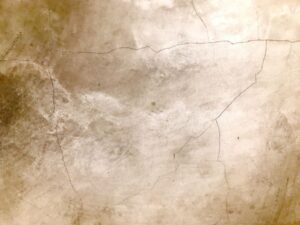 ALC外壁のひび割れは状態確認が必要